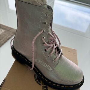 Dr. Martens, Pale Pink Pascal Boots